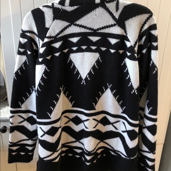 Forever 21 Sweater - Picture 7 of 9
